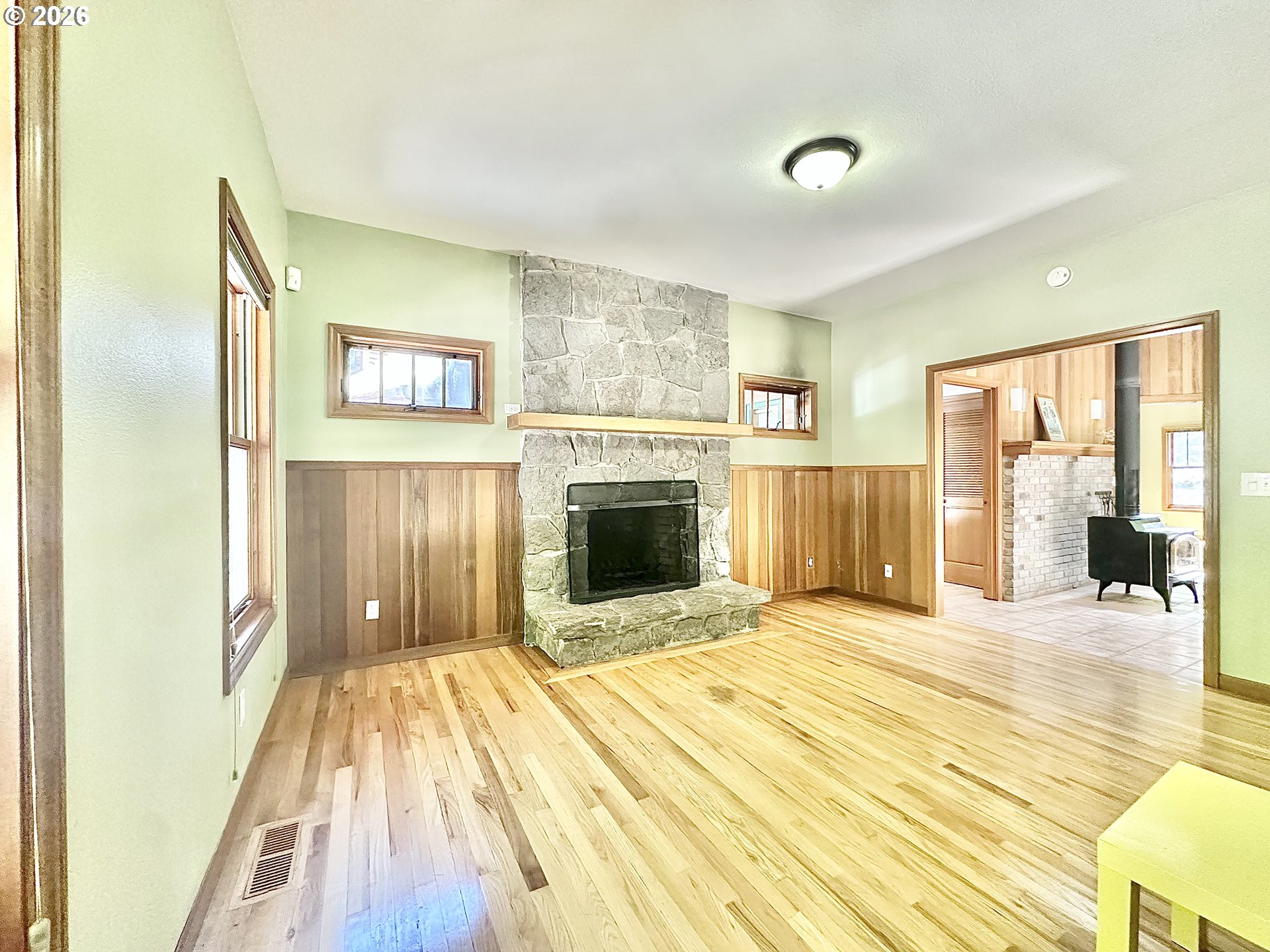 48000 E LARCH MOUNTAIN RD