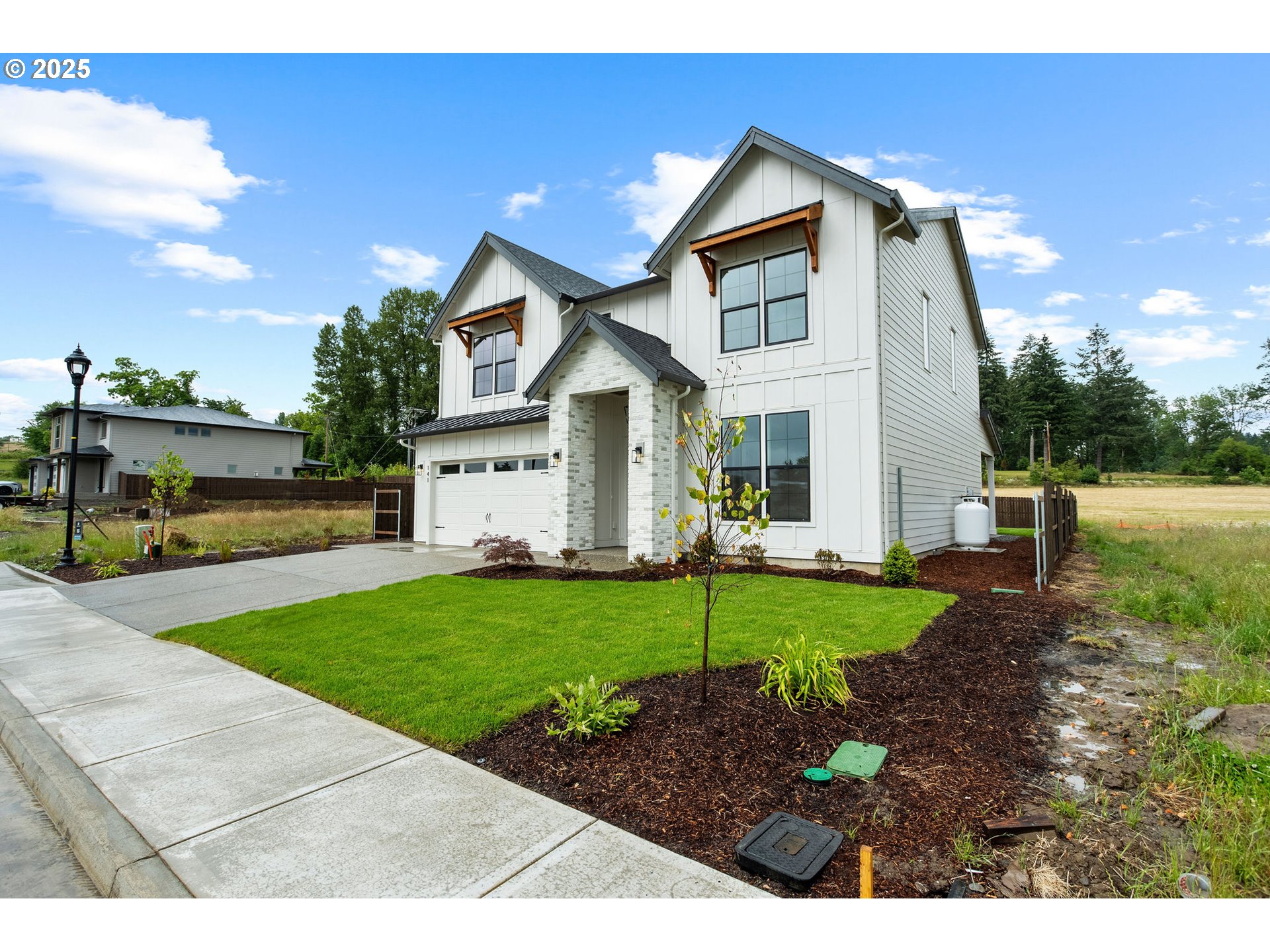 141 SE 24TH AVE