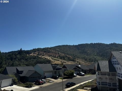 A home in Roseburg