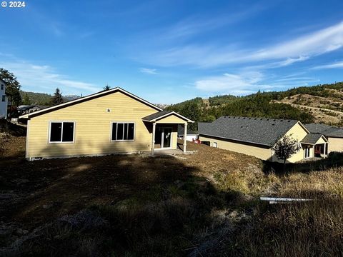 A home in Roseburg