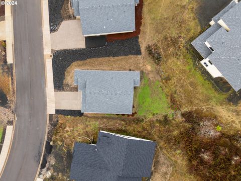 A home in Roseburg