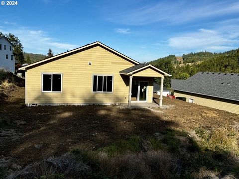 A home in Roseburg