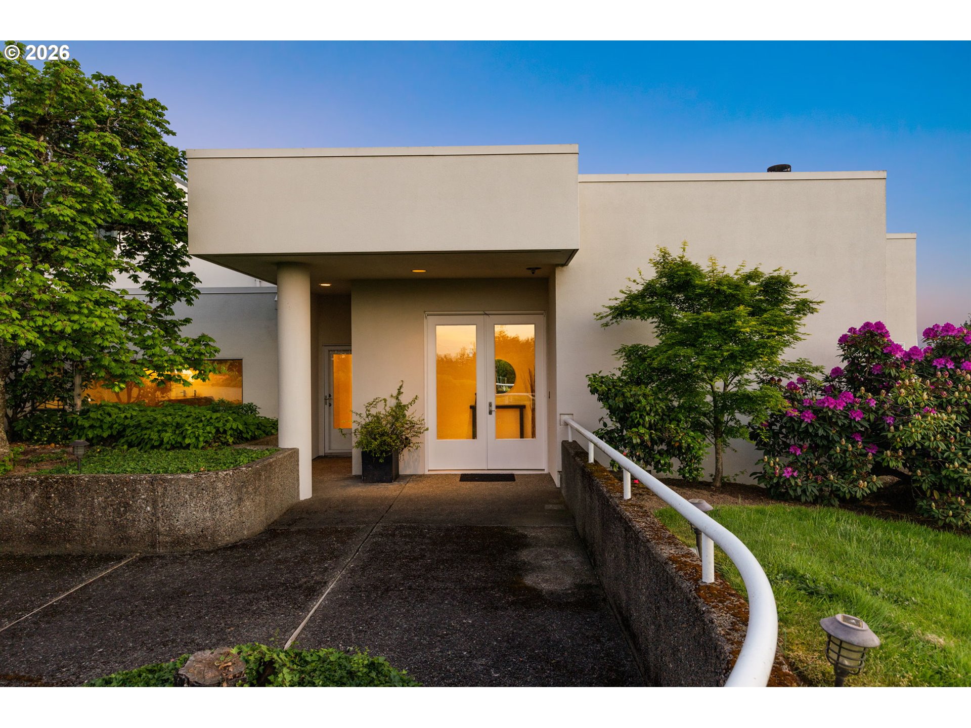 890 ROSEMONT RD