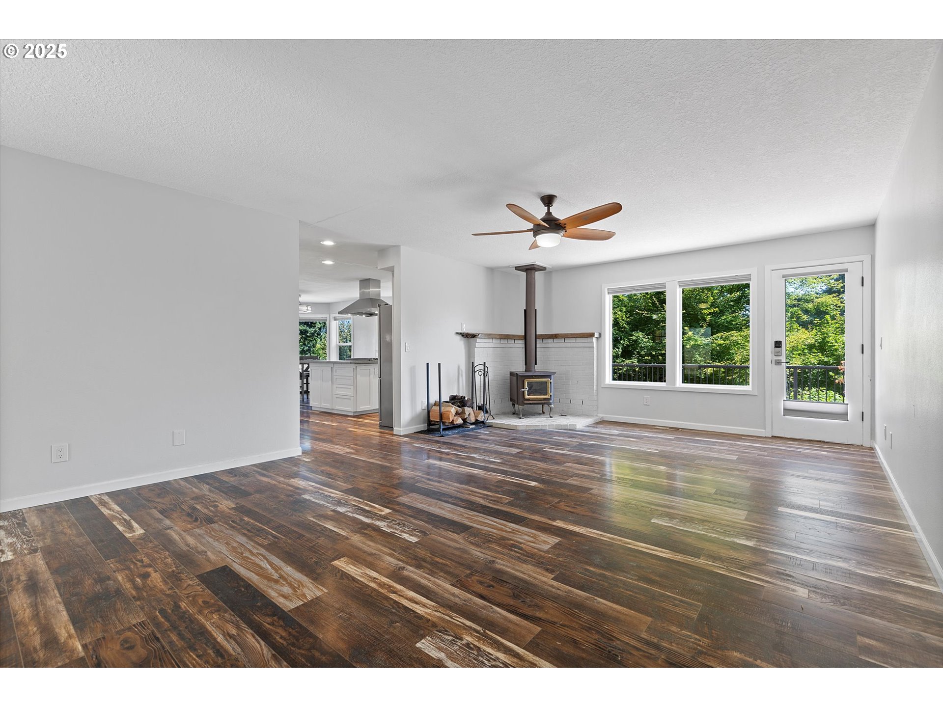 21140 ZEUS DR