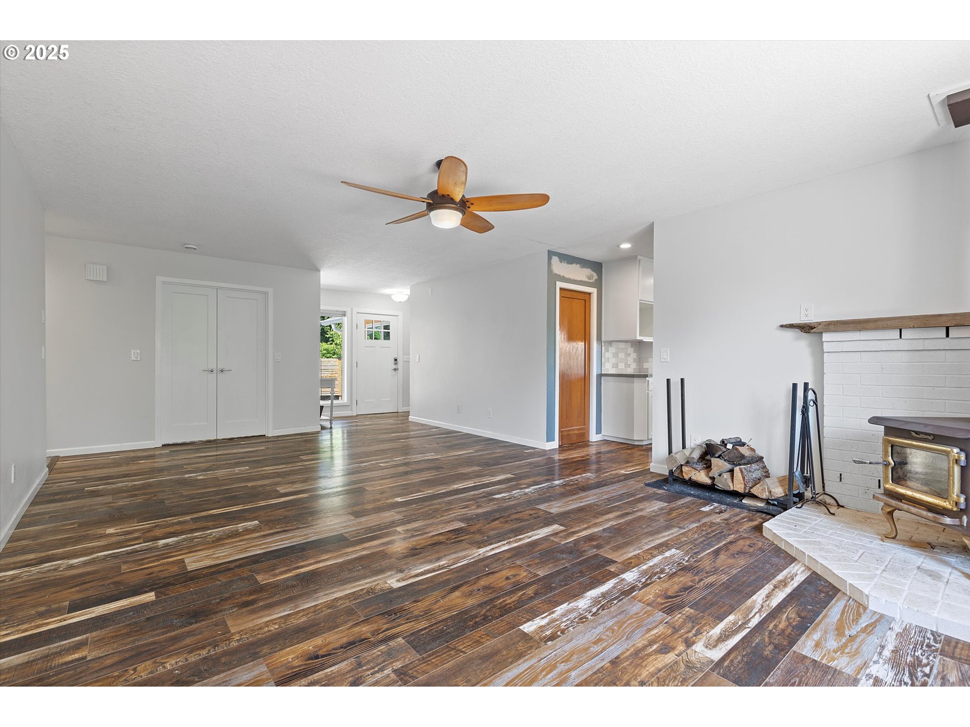 21140 ZEUS DR