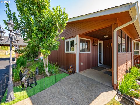 A home in Cottage Grove