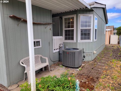 A home in Roseburg