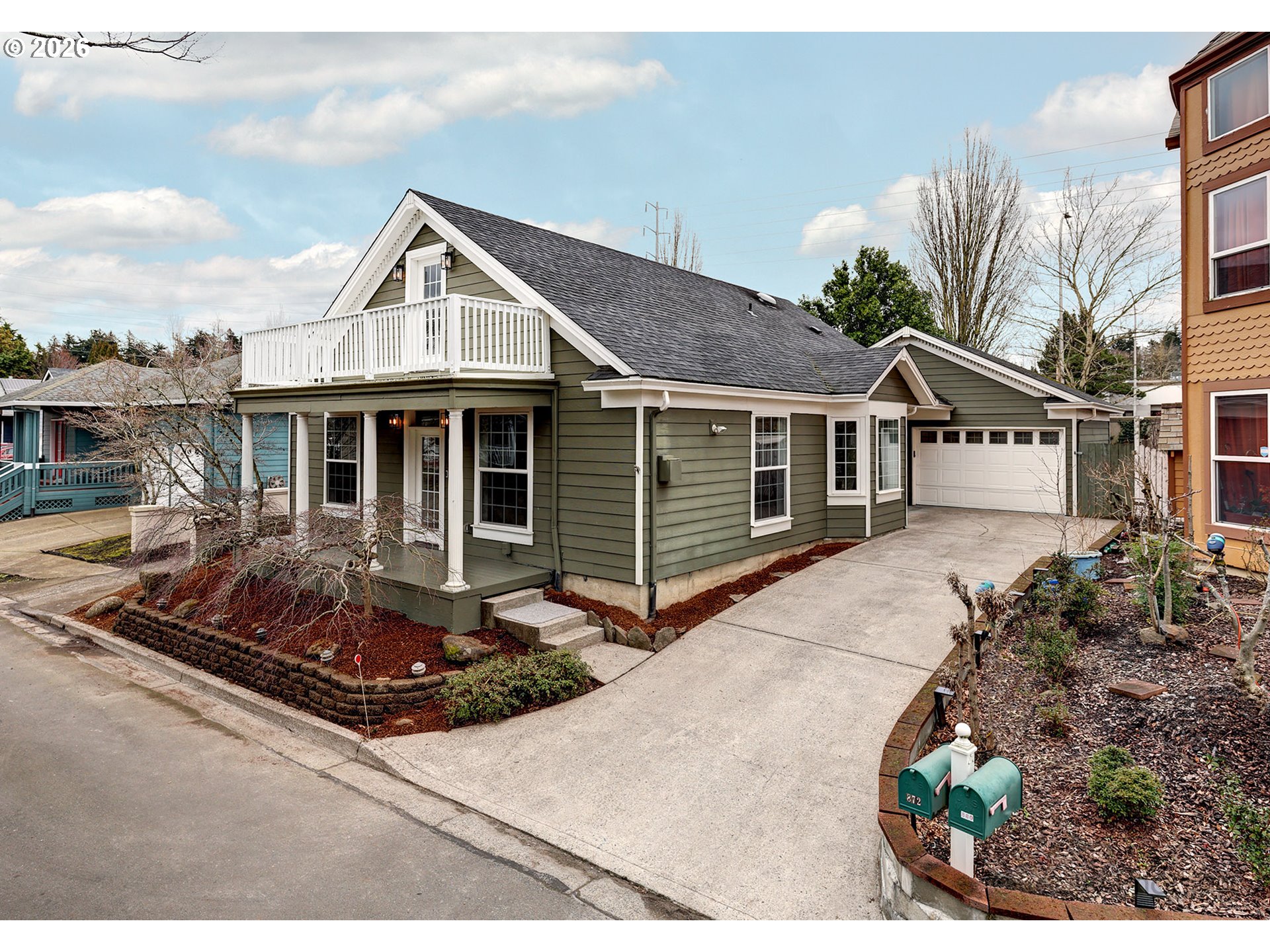 872 NE PACIFIC DR