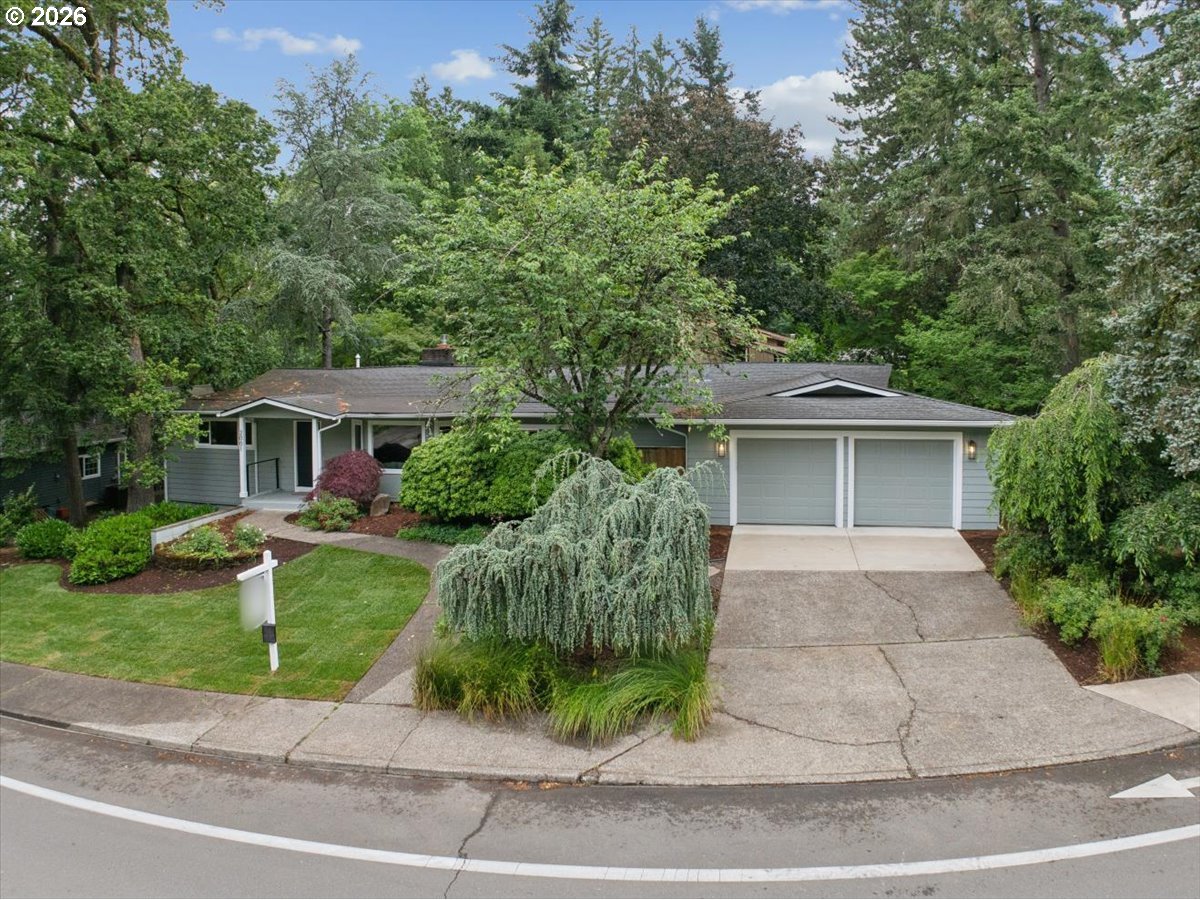 2001 GREENTREE RD