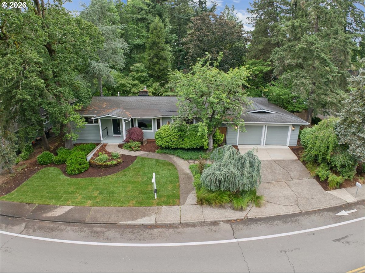2001 GREENTREE RD
