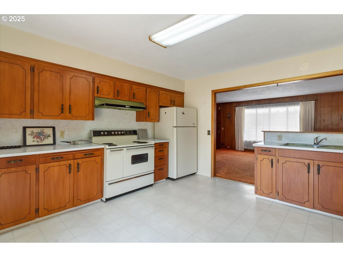 Salem, Oregon 97304, United States, 3 Bedrooms Bedrooms, ,1 BathroomBathrooms,Residential,Active,197084