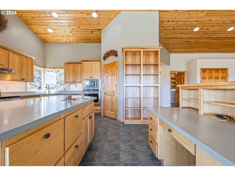 A home in Prineville