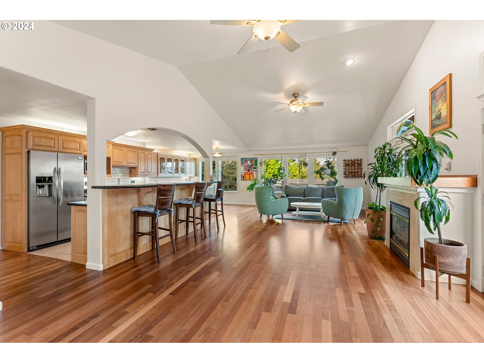 Eugene, Oregon 97405, United States, 5 Bedrooms Bedrooms, ,3 BathroomsBathrooms,Residential,Pending,42582