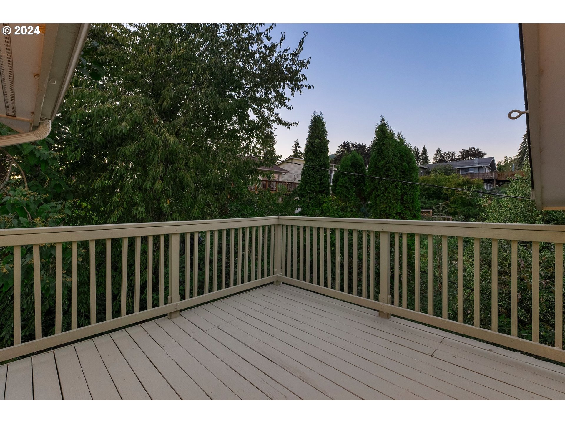 Eugene, Oregon 97405, United States, 5 Bedrooms Bedrooms, ,3 BathroomsBathrooms,Residential,Pending,42582