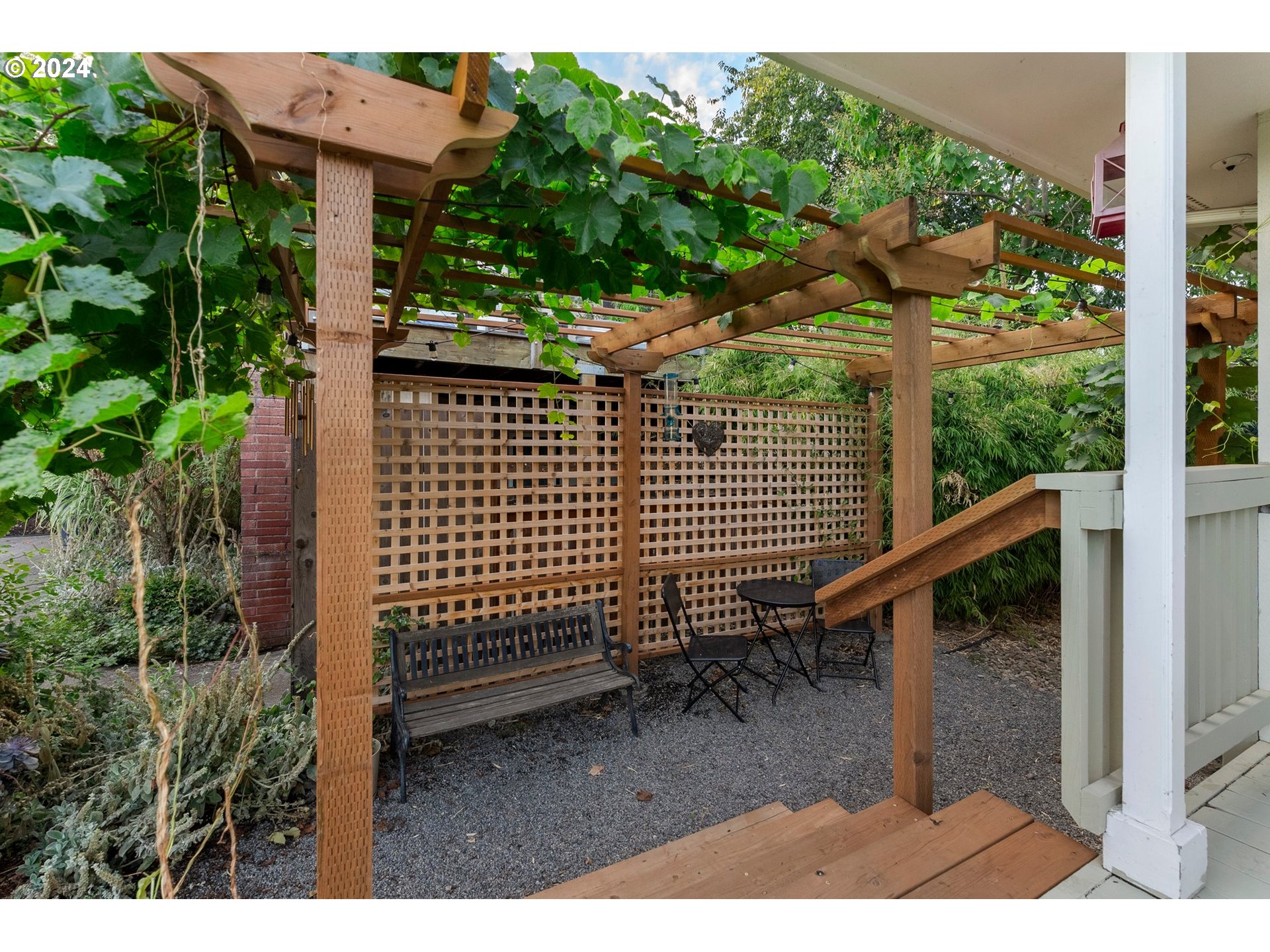 Eugene, Oregon 97405, United States, 5 Bedrooms Bedrooms, ,3 BathroomsBathrooms,Residential,Pending,42582