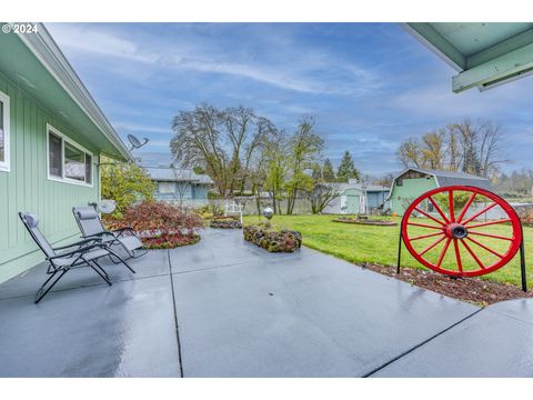 A home in Oakridge