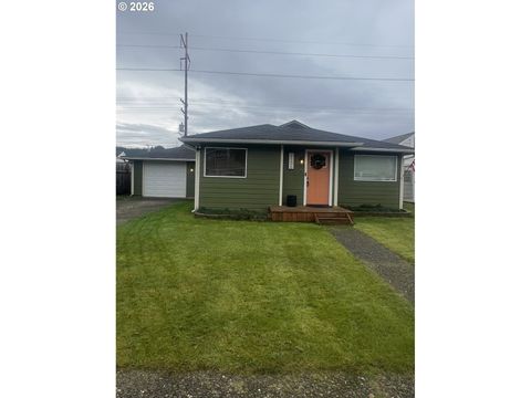 2136 GREENWOOD AVE Reedsport OR 97467