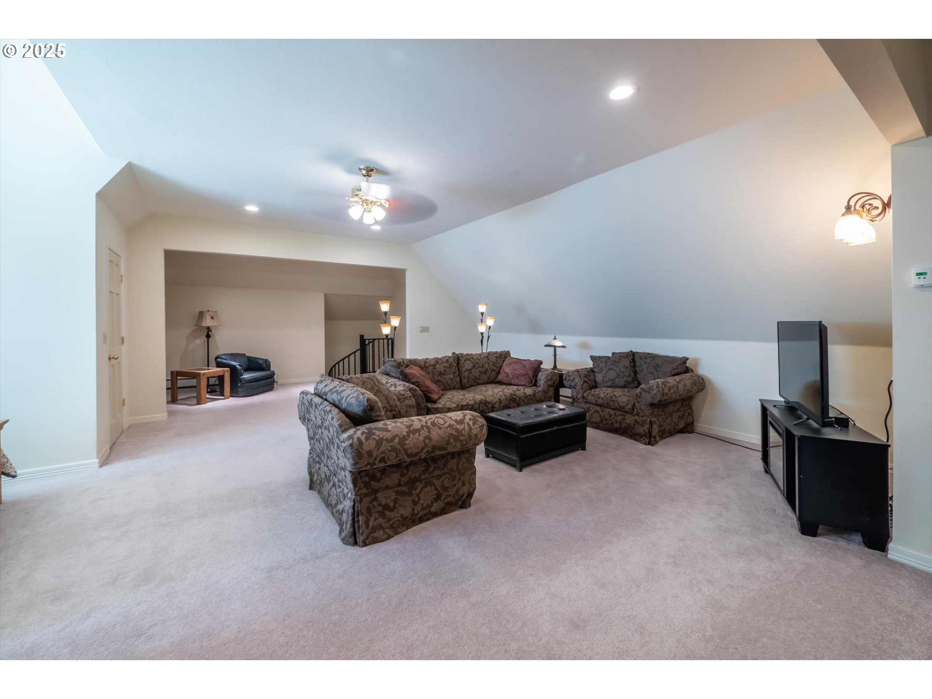 Bandon, Oregon 97411, United States, 4 Bedrooms Bedrooms, ,6 BathroomsBathrooms,Residential,Active,179836