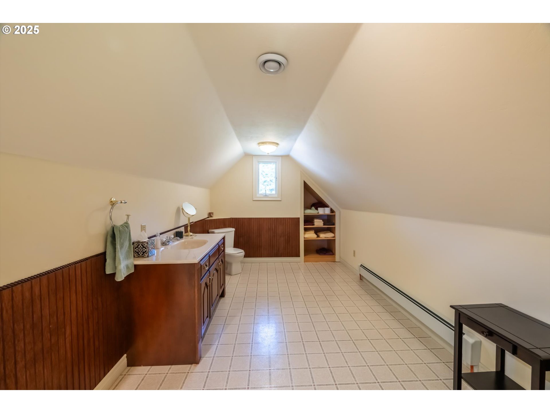 Bandon, Oregon 97411, United States, 4 Bedrooms Bedrooms, ,6 BathroomsBathrooms,Residential,Active,179836