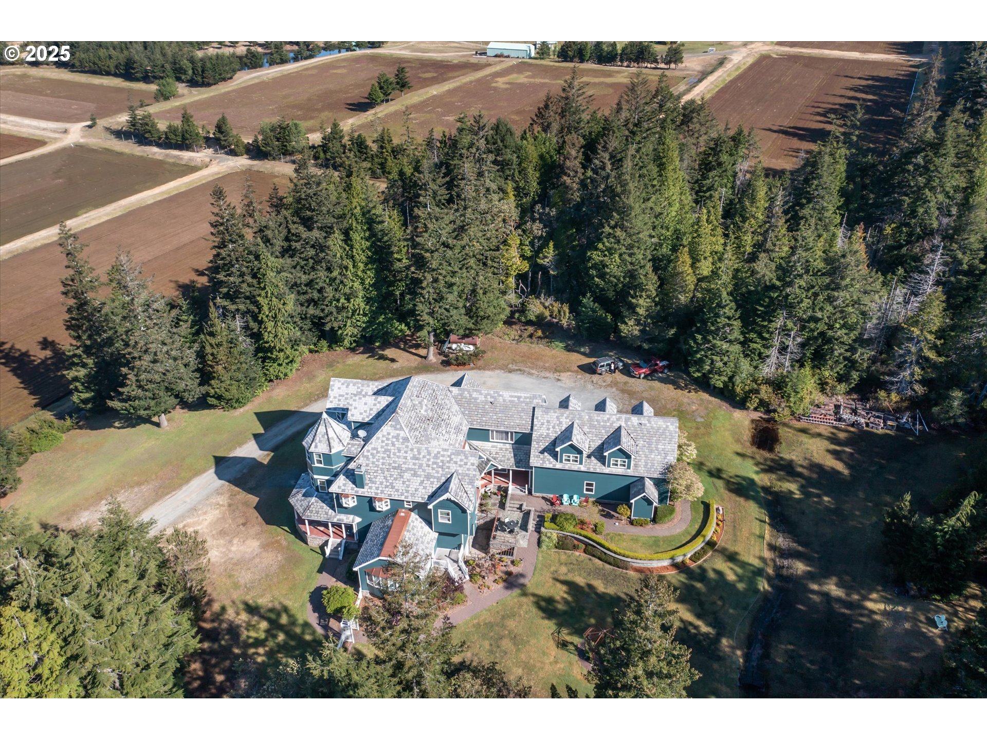 Bandon, Oregon 97411, United States, 4 Bedrooms Bedrooms, ,6 BathroomsBathrooms,Residential,Active,179836