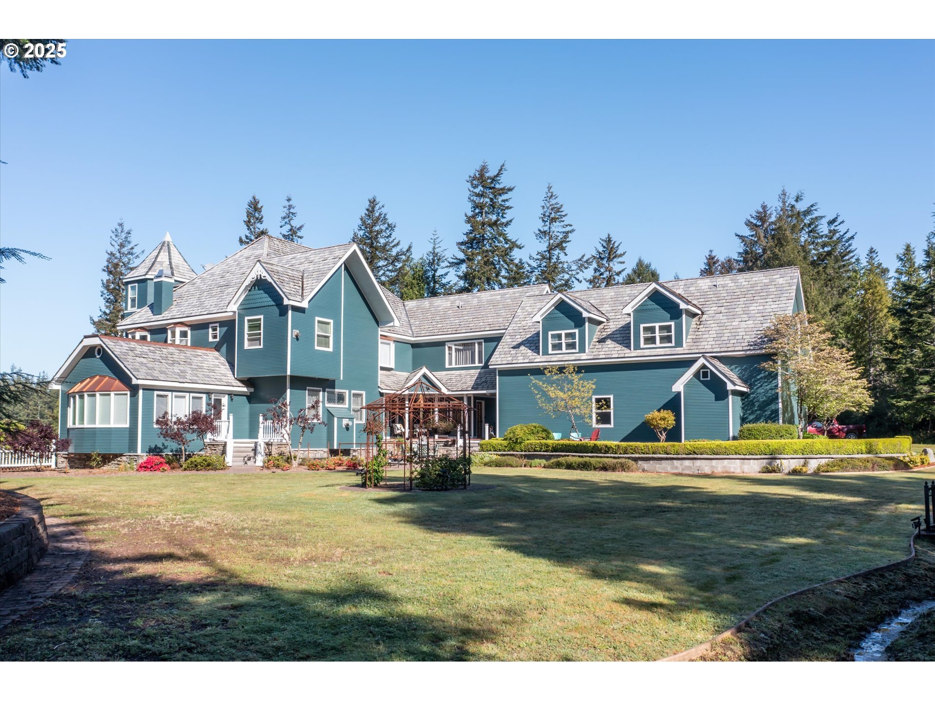 Bandon, Oregon 97411, United States, 4 Bedrooms Bedrooms, ,6 BathroomsBathrooms,Residential,Active,179836