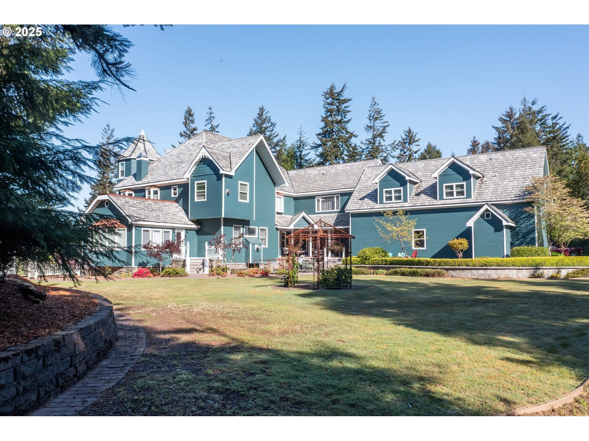 Bandon, Oregon 97411, United States, 4 Bedrooms Bedrooms, ,6 BathroomsBathrooms,Residential,Active,179836
