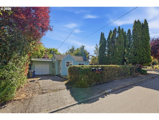 2049 CITY VIEW ST, EUGENE, OR 97405 - Image 2879c04c1d87fec2784077f07eccf0bd/1556573959