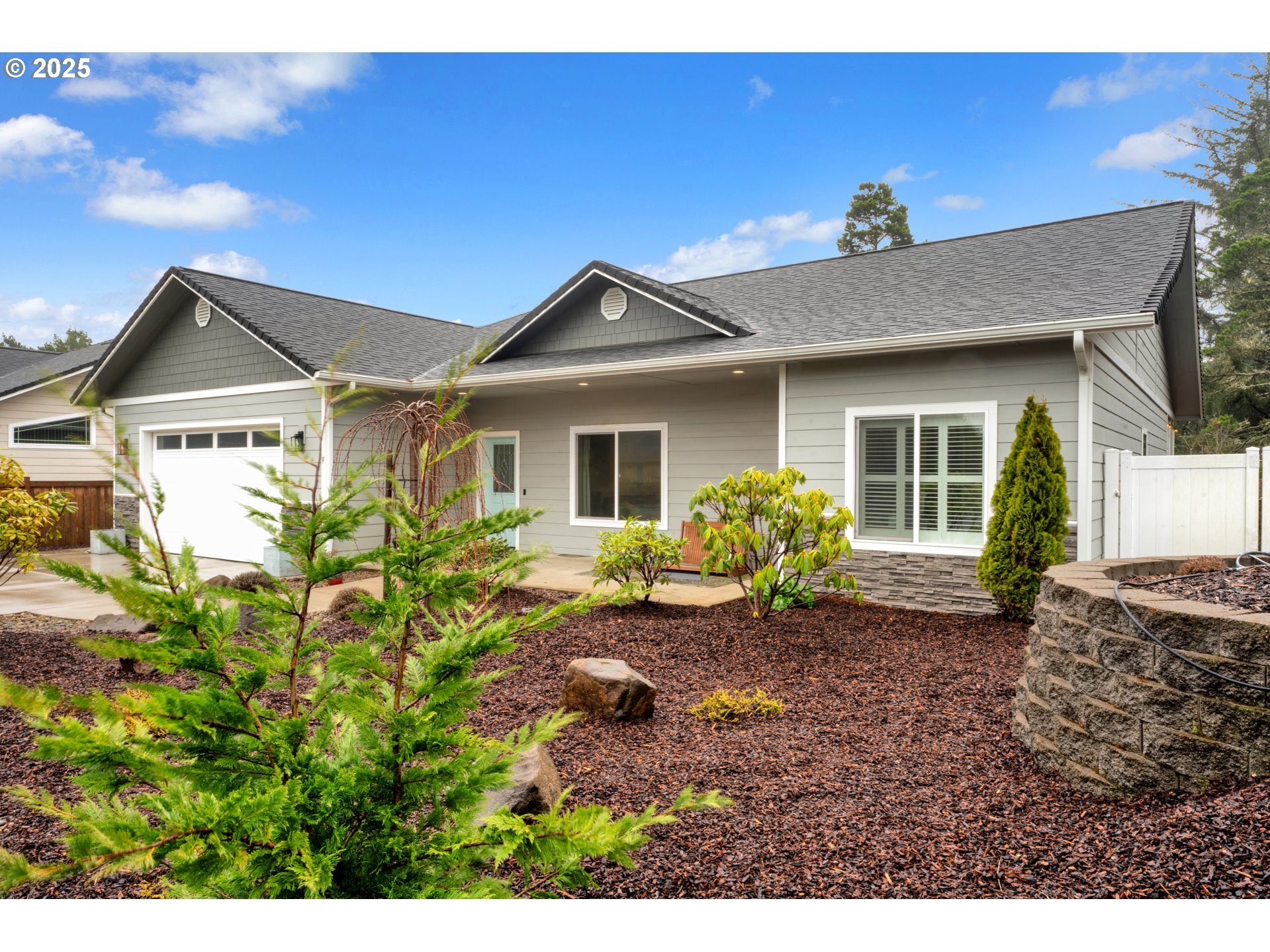 9 WHITE TAIL CT