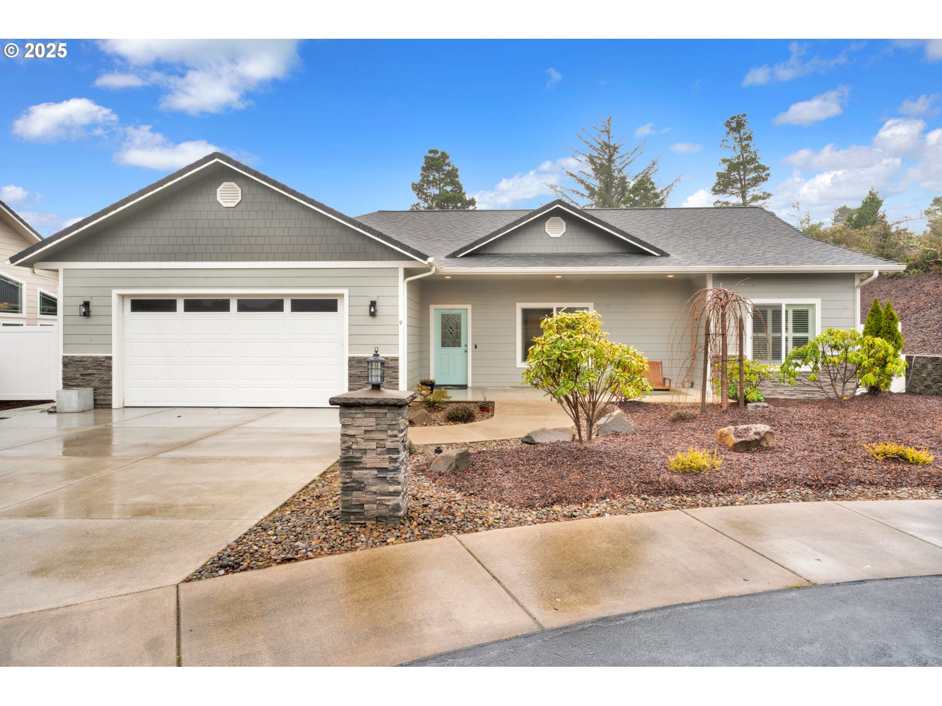 9 WHITE TAIL CT
