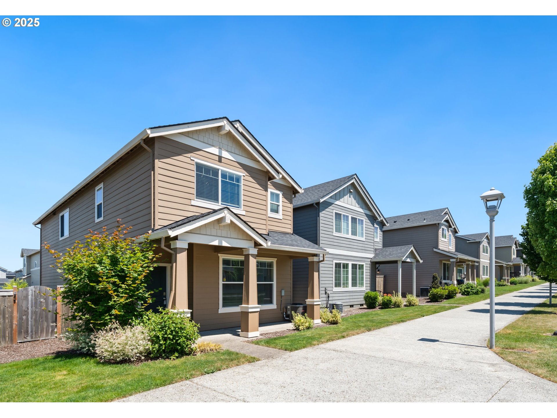 2216 SE 16TH ALY