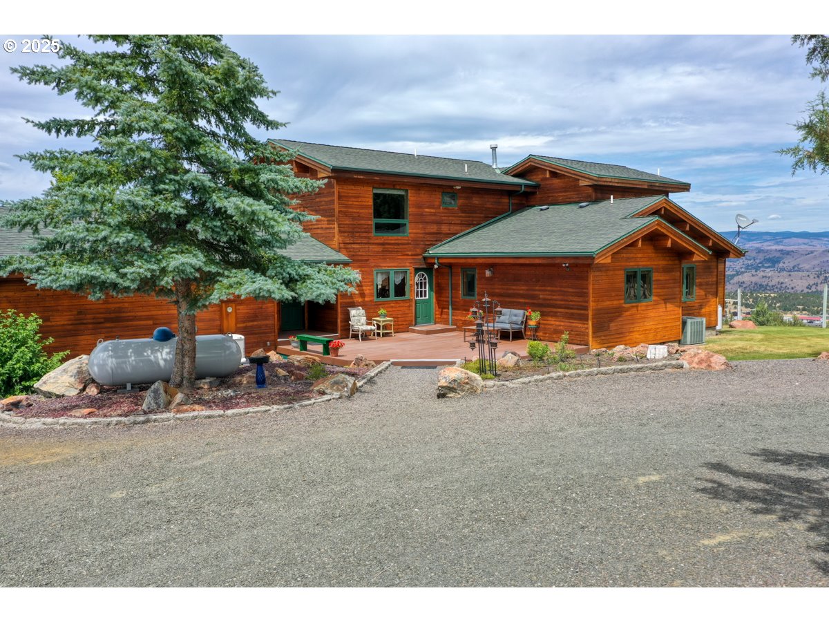 26527 EAGLE PEAK LN