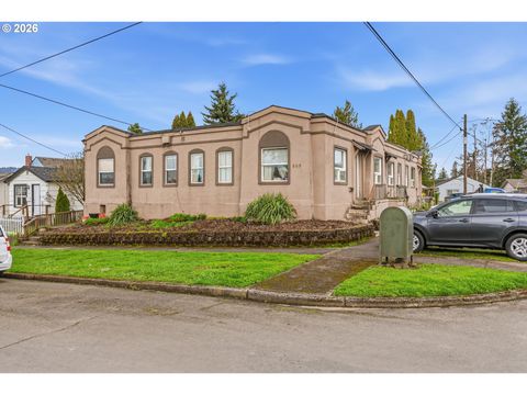 809 COLUMBIA ST Kelso WA 98626