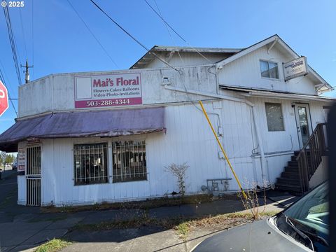 6800 NE SANDY BLVD Portland OR 97213