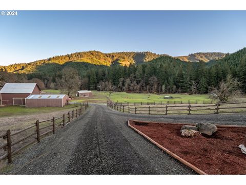 A home in Canyonville