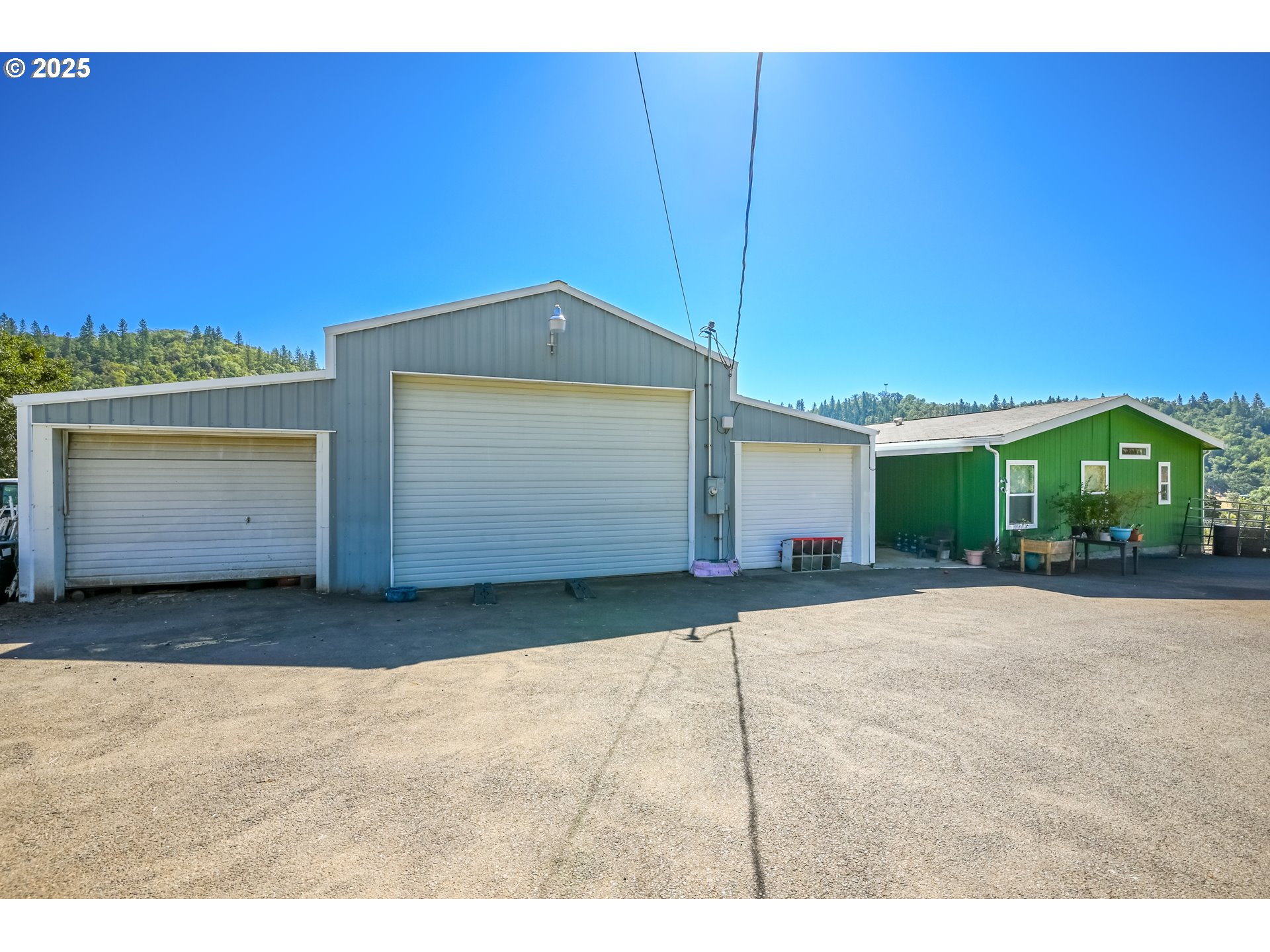 1745 Rifle Range RD