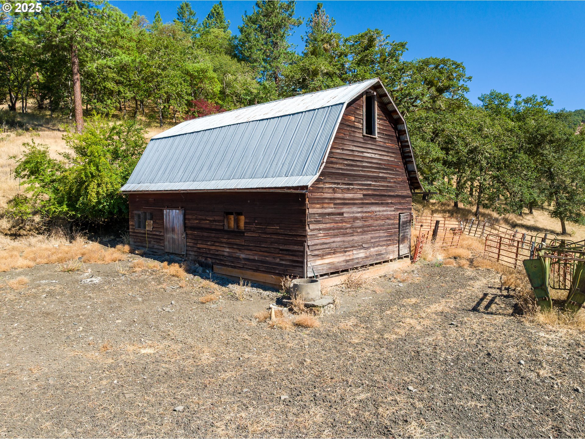 1745 Rifle Range RD