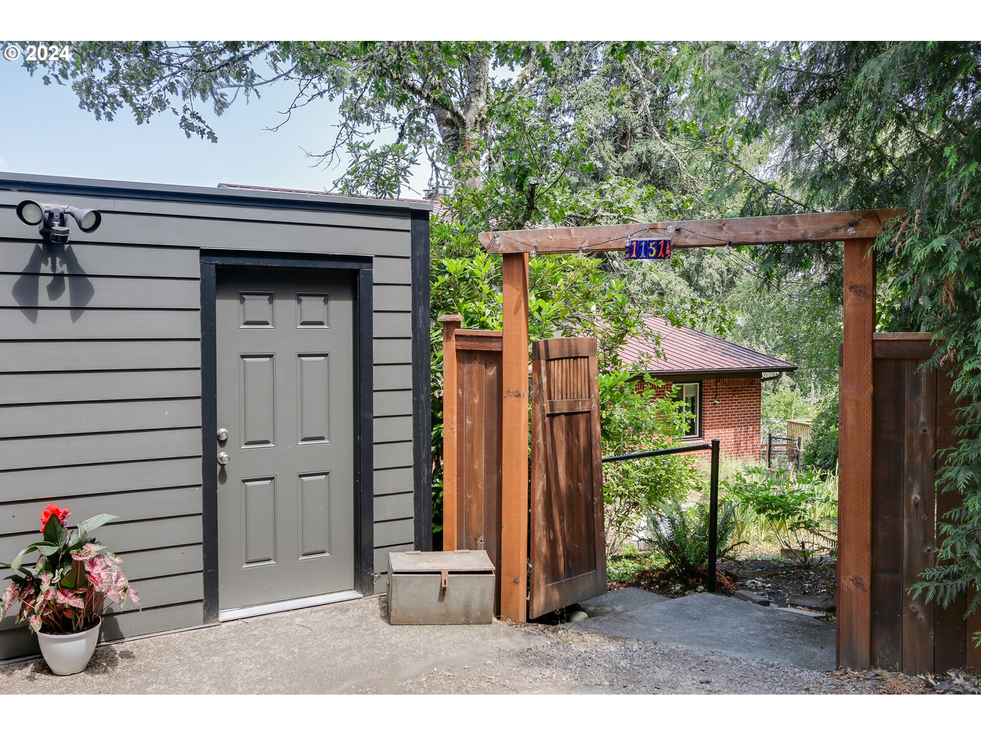 1151 Lorane Hwy