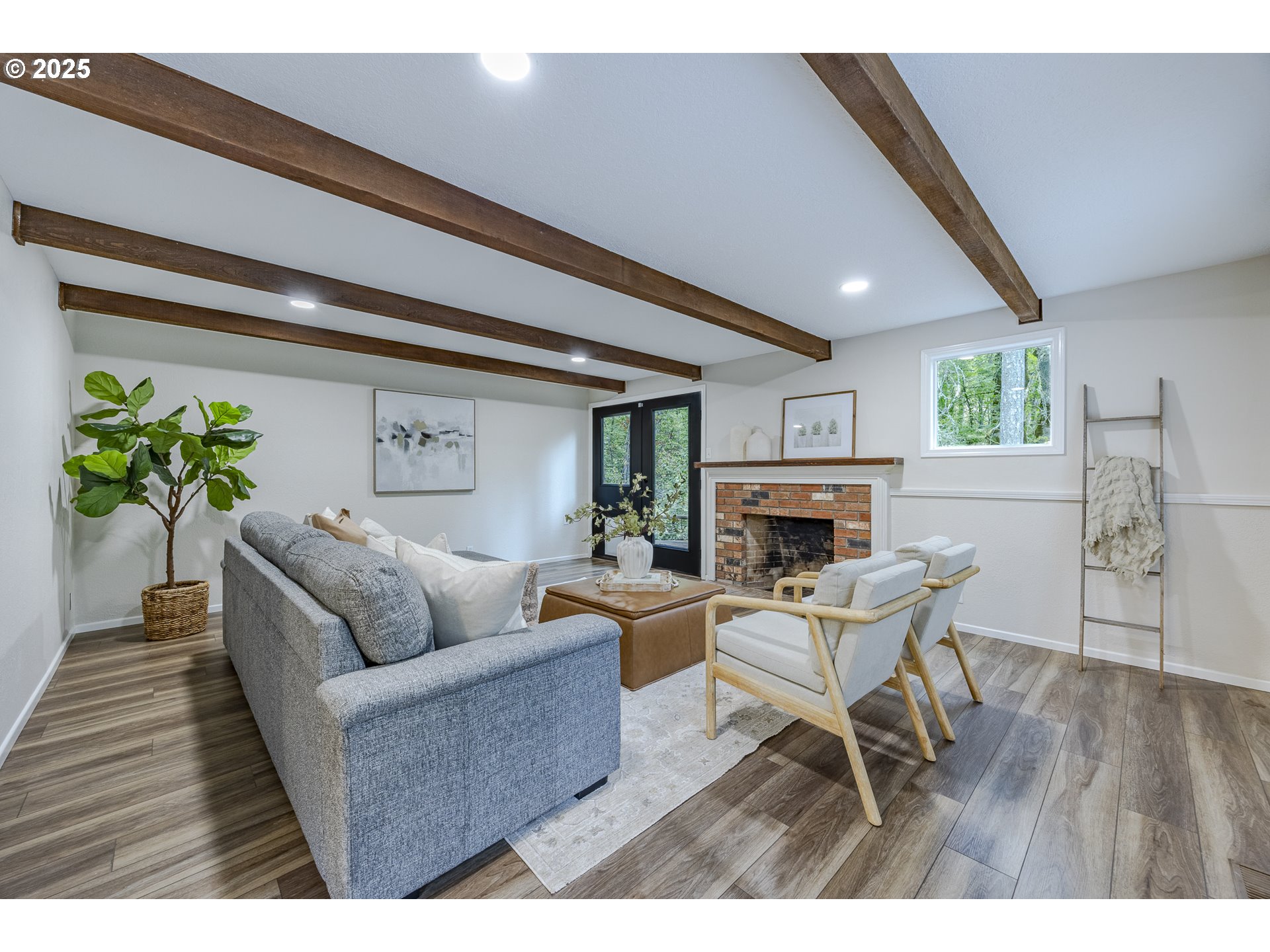 325 BRAE BURN DR