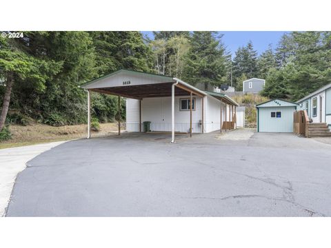 A home in Coos Bay