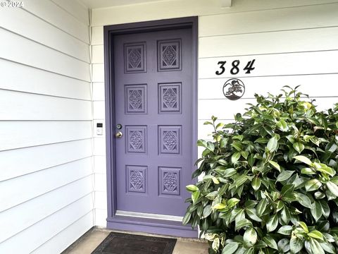 A home in Woodburn