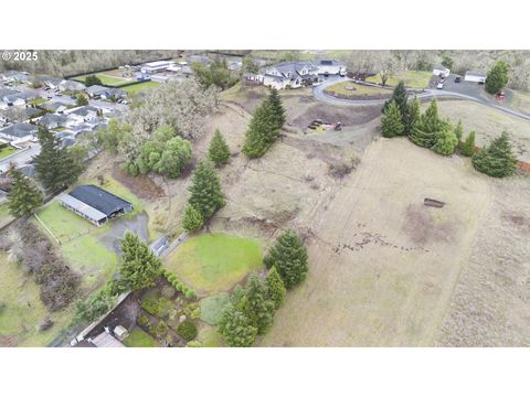 A home in Roseburg