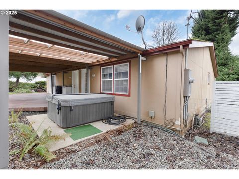 A home in Roseburg