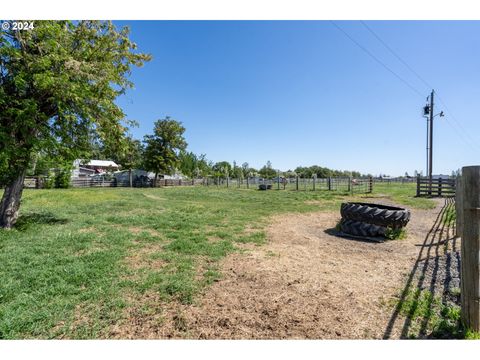 A home in Hermiston