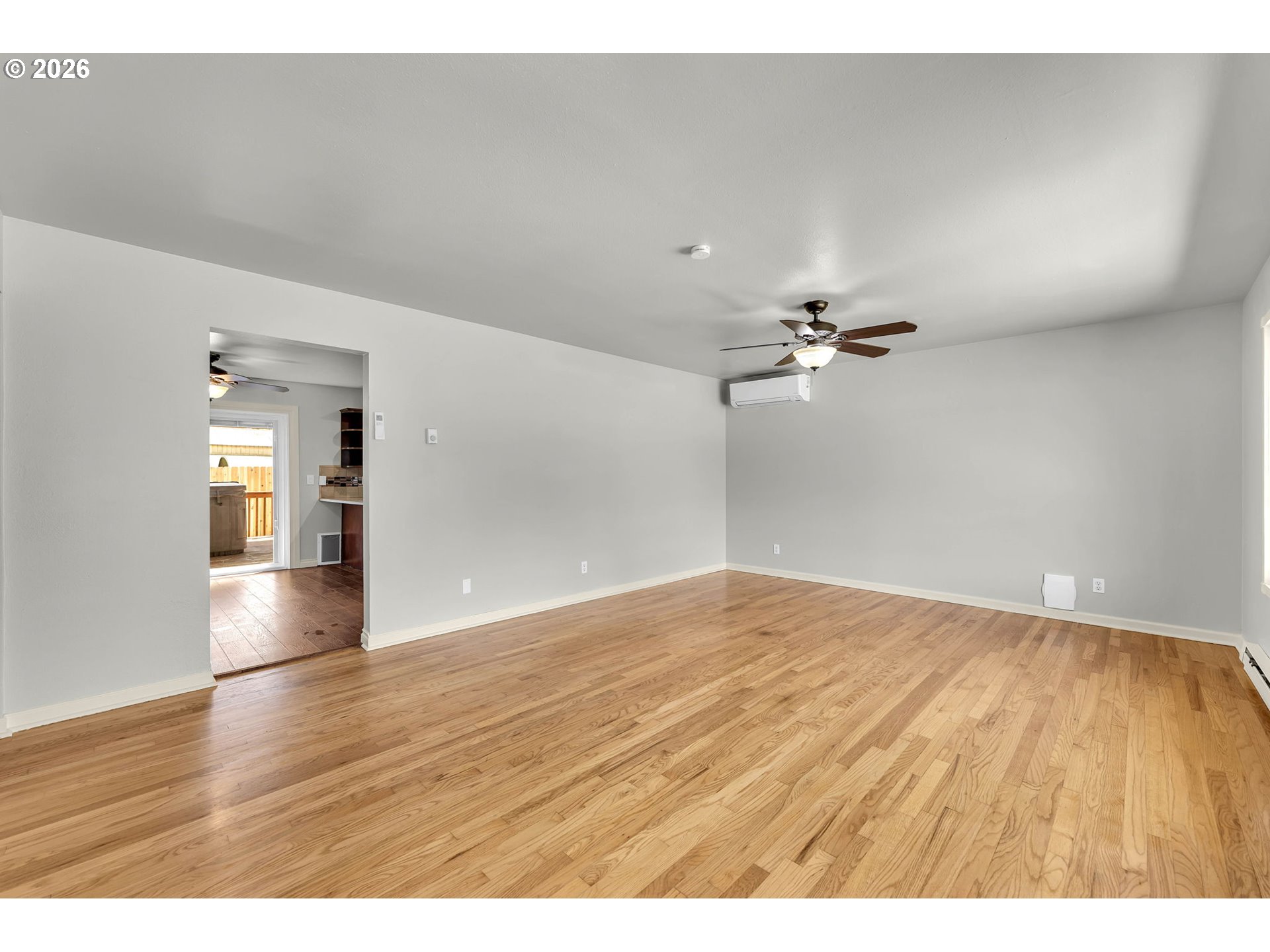 204 VEYS AVE