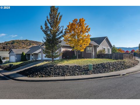 115 SILVERADO ST Roseburg OR 97471