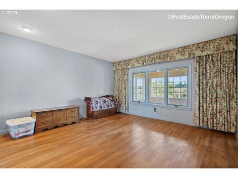 A home in Yamhill