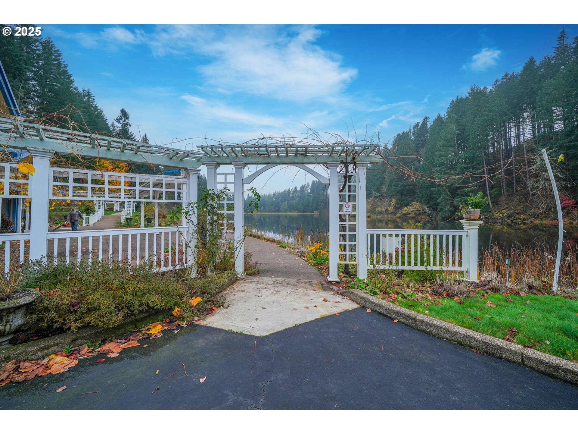 Lorane, Oregon 97451, United States, 4 Bedrooms Bedrooms, ,4 BathroomsBathrooms,Residential,Active,244594