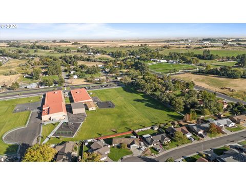 A home in Hermiston