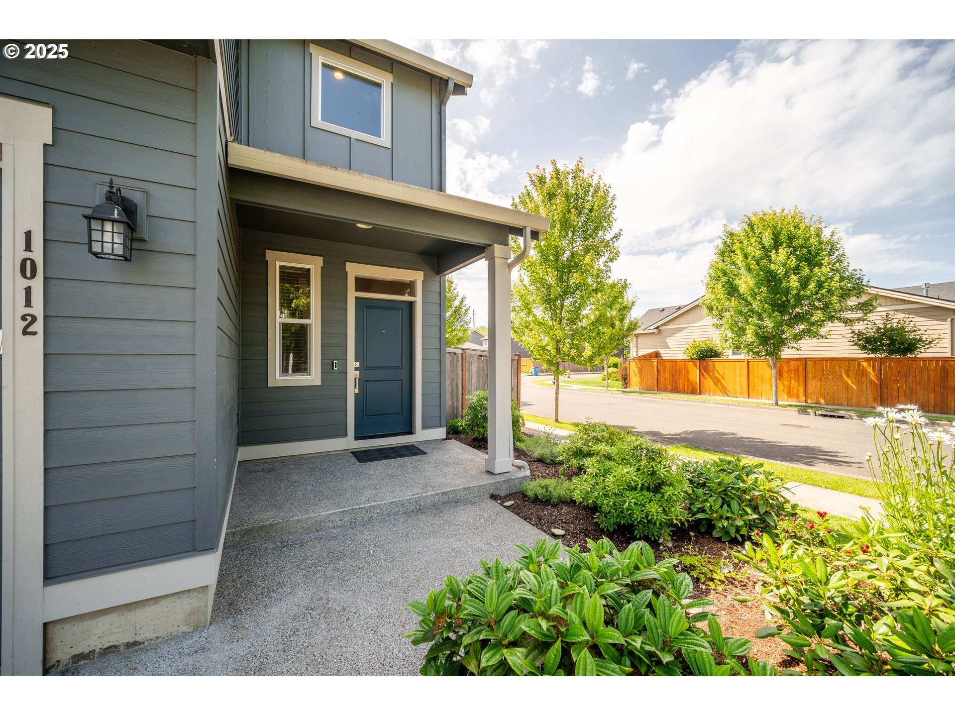 1012 NE 11TH CT