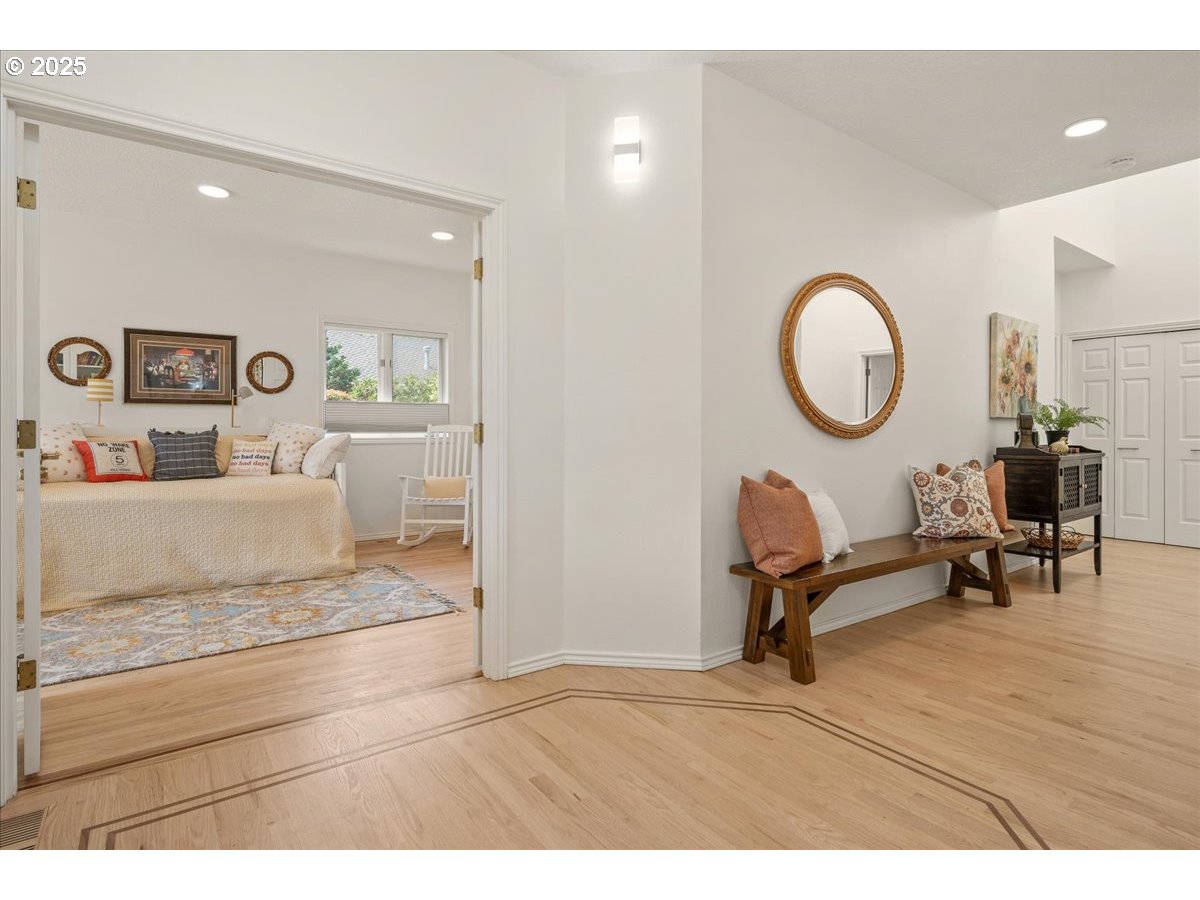 7725 SW VILLAGE GREENS CIR